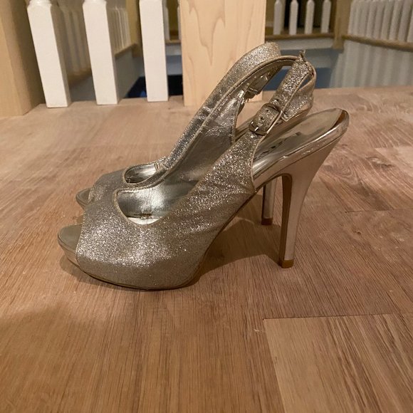 Silver Platform Heel - Picture 1 of 2